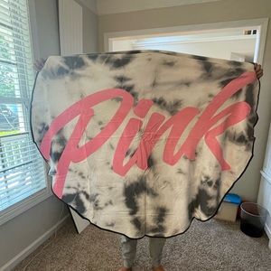 Pink round beach towel